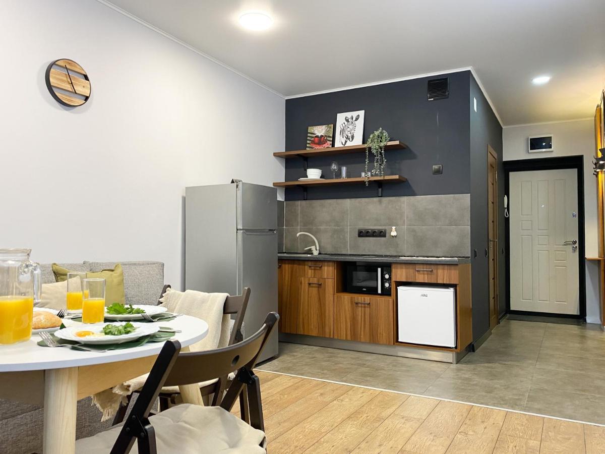 אלמטי Студия В Стиле Loft В Центре Города מראה חיצוני תמונה
