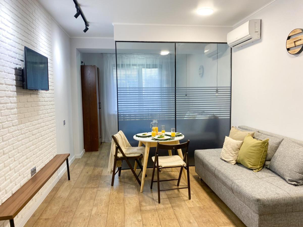אלמטי Студия В Стиле Loft В Центре Города מראה חיצוני תמונה