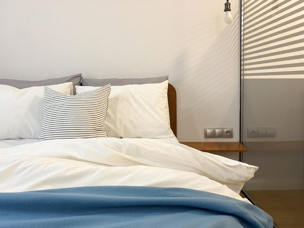 אלמטי Студия В Стиле Loft В Центре Города מראה חיצוני תמונה