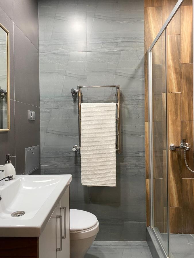 אלמטי Студия В Стиле Loft В Центре Города מראה חיצוני תמונה