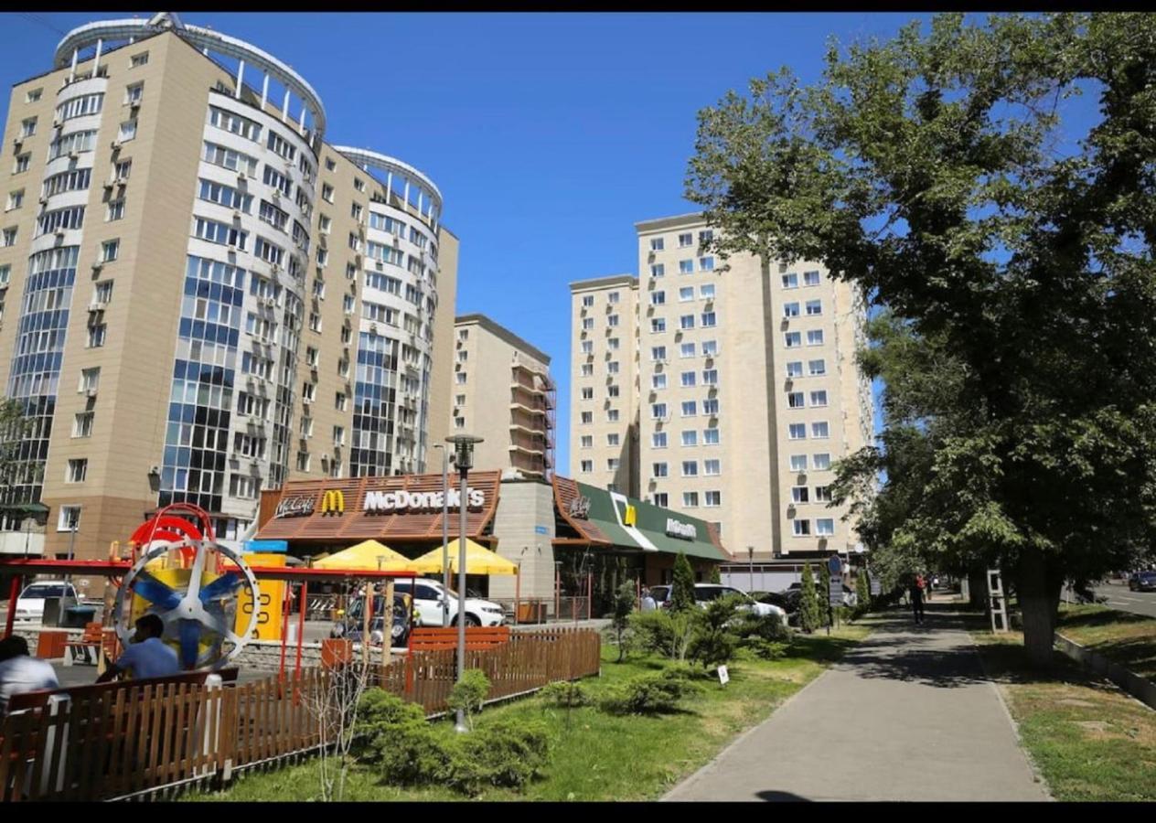 אלמטי Студия В Стиле Loft В Центре Города מראה חיצוני תמונה